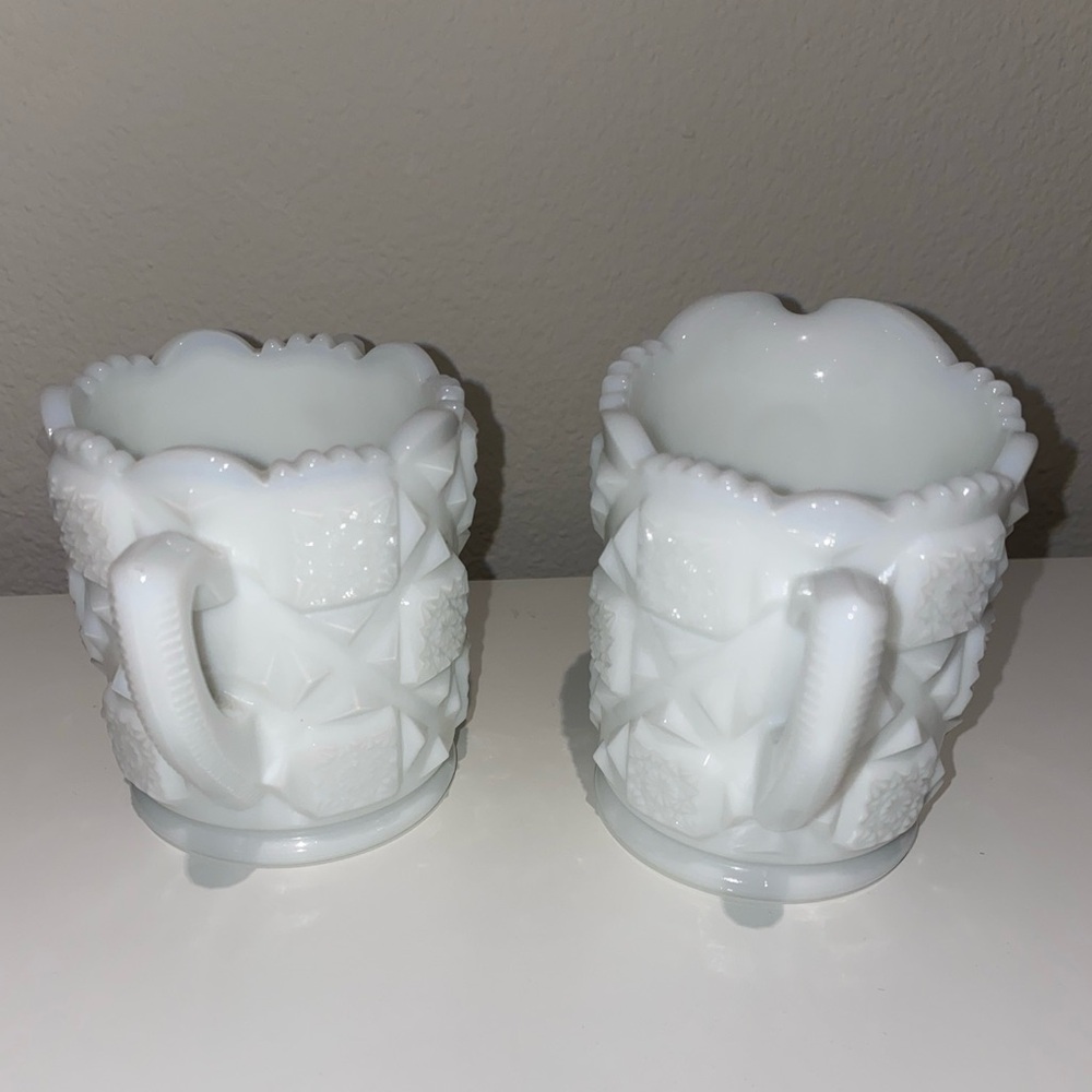 Vintage Westmoreland Milk Glass Creamer and Sugar Bowl Set Old Quilt Pattern‎ - Picture 4 of 9